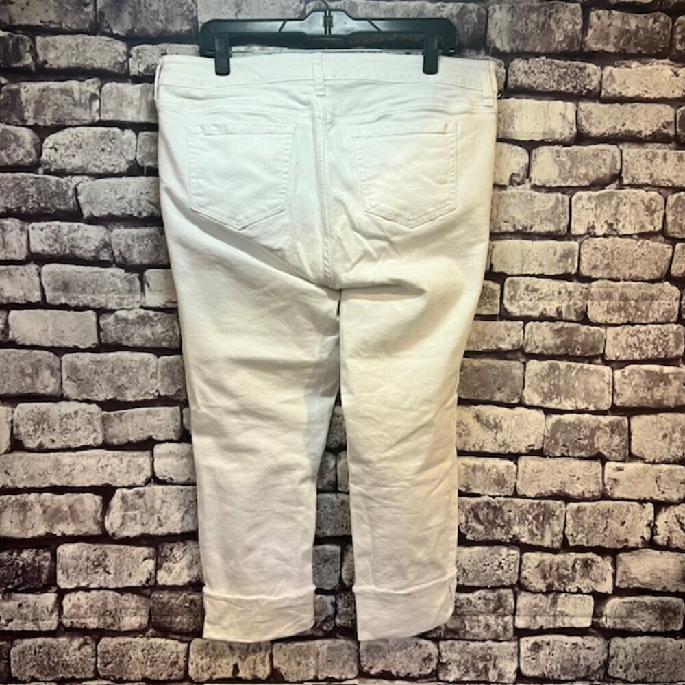 Torrid White Distressed Crop Pants Size 14 - Picture 6 of 9